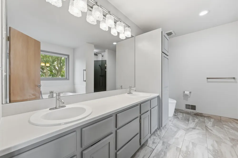 9083 Gould Road Eden Prairie, MN 55347