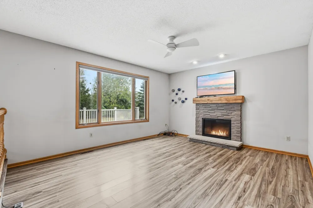 9083 Gould Road Eden Prairie, MN 55347