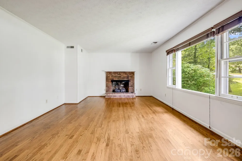 129 Whisperwood Drive Hendersonville, NC 28791