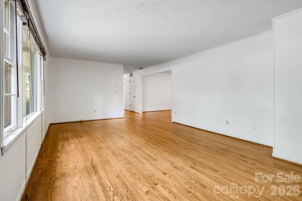 129 Whisperwood Drive Hendersonville, NC 28791
