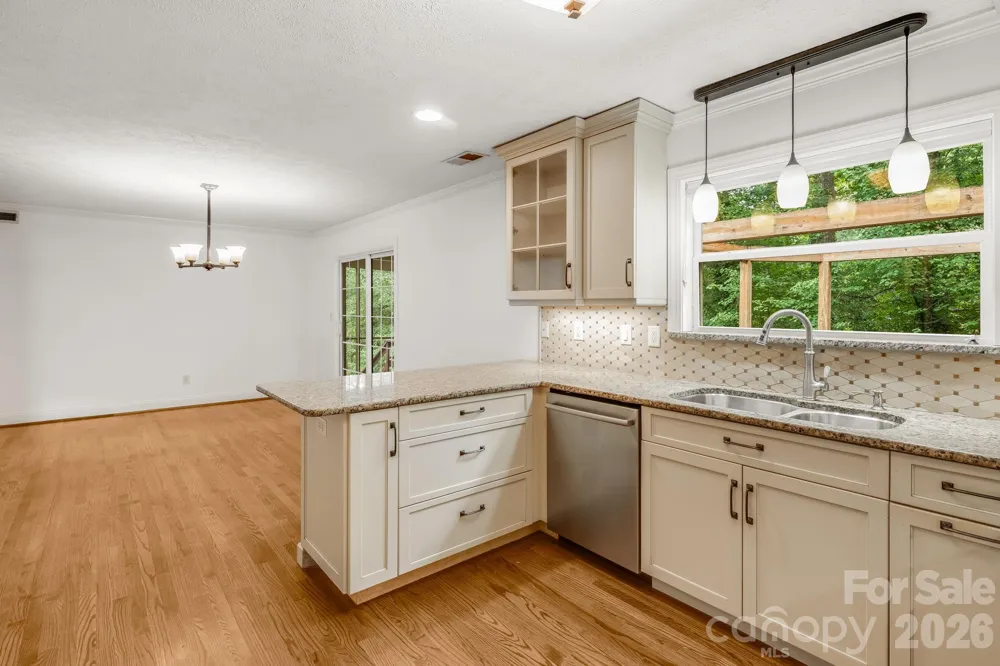 129 Whisperwood Drive Hendersonville, NC 28791