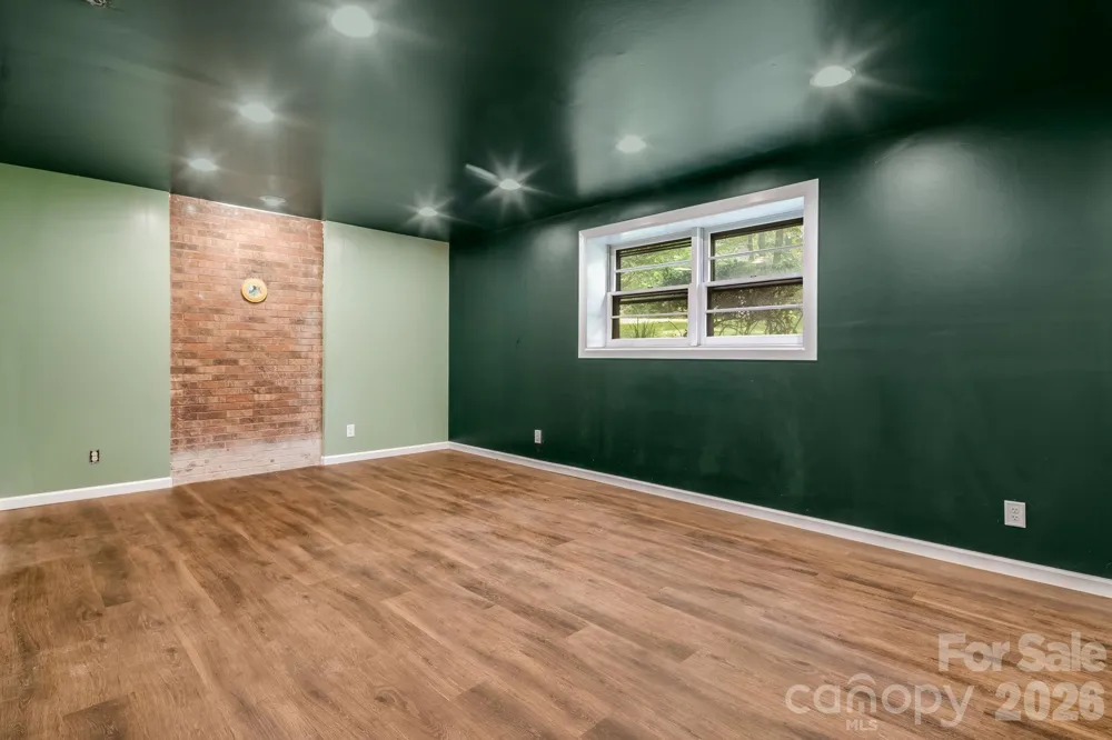 129 Whisperwood Drive Hendersonville, NC 28791