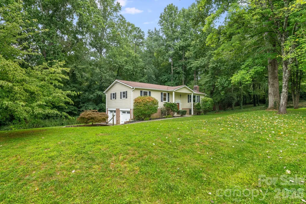 129 Whisperwood Drive Hendersonville, NC 28791