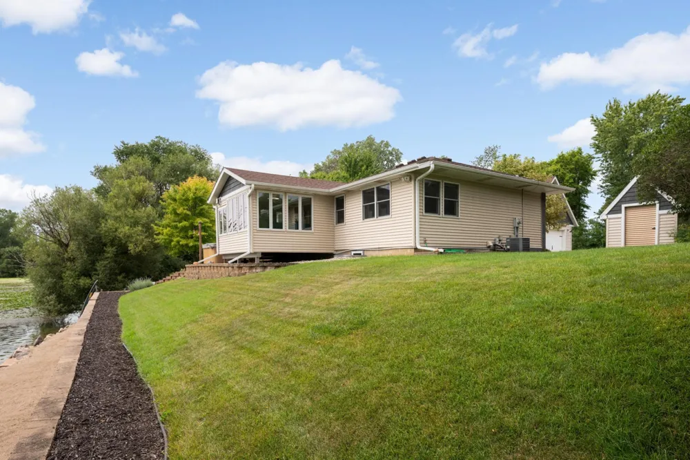 20341 Fairlawn Avenue Prior Lake, MN 55372