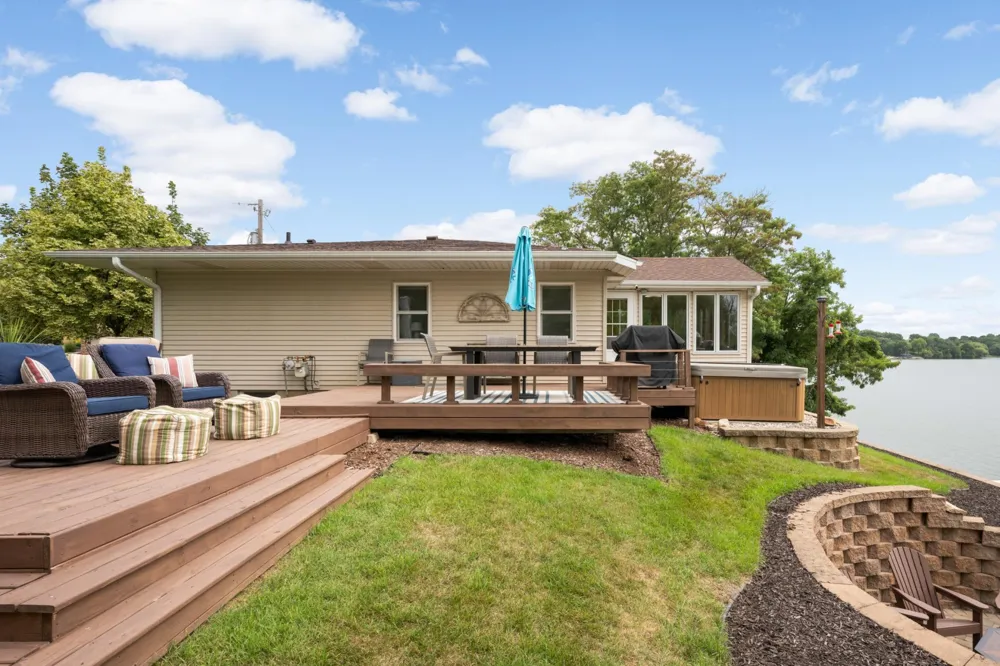 20341 Fairlawn Avenue Prior Lake, MN 55372