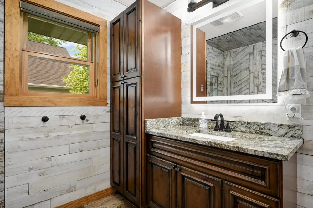 20341 Fairlawn Avenue Prior Lake, MN 55372