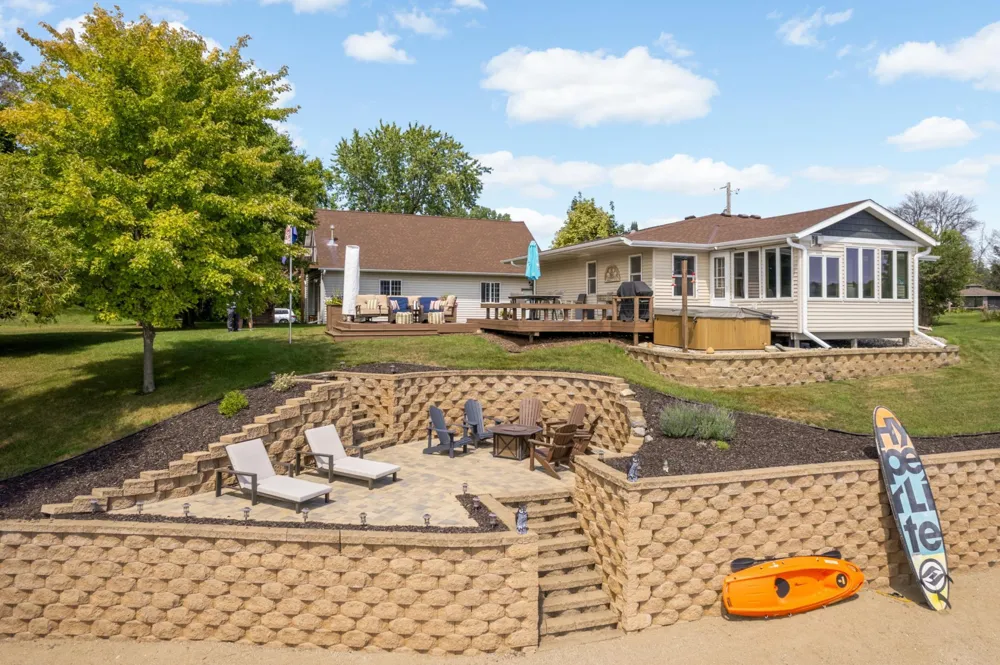 20341 Fairlawn Avenue Prior Lake, MN 55372