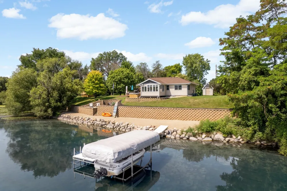 20341 Fairlawn Avenue Prior Lake, MN 55372