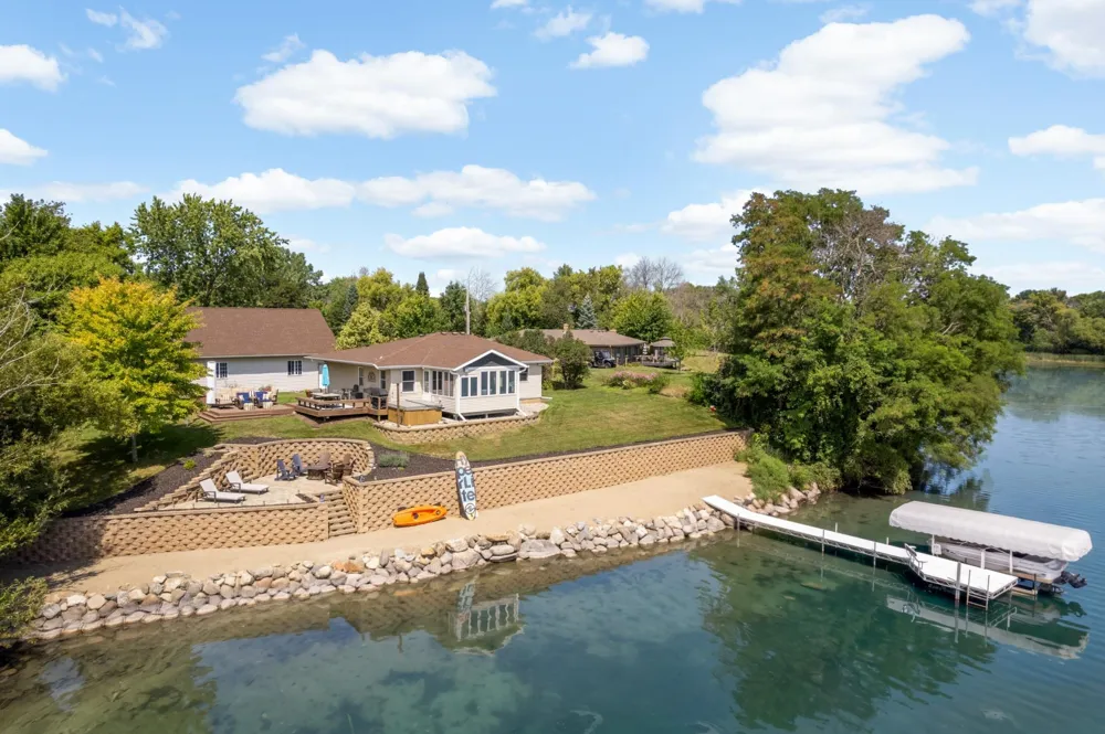 20341 Fairlawn Avenue Prior Lake, MN 55372