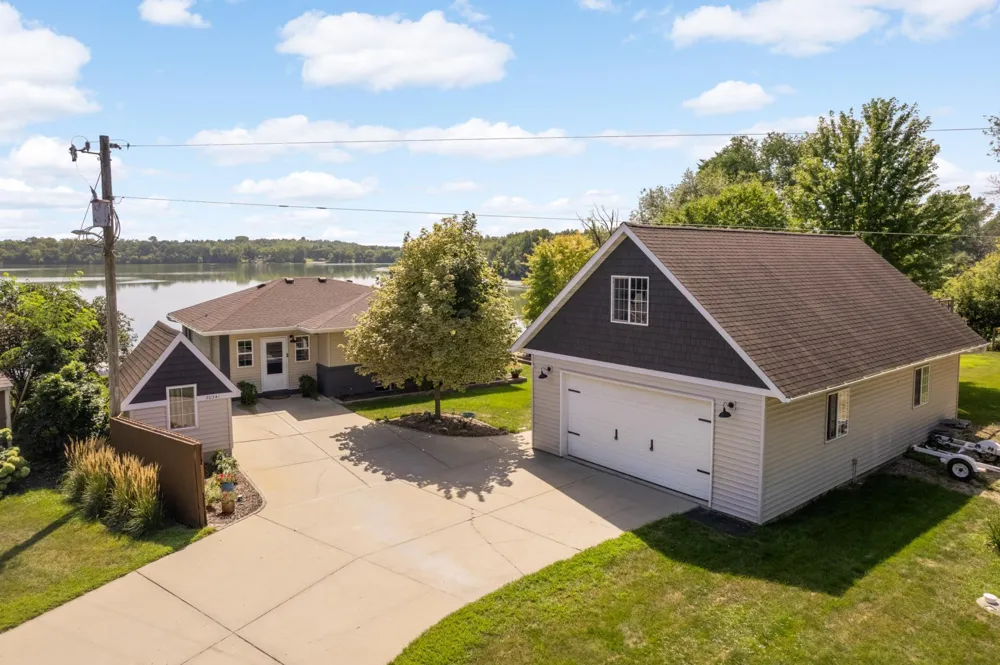 20341 Fairlawn Avenue Prior Lake, MN 55372