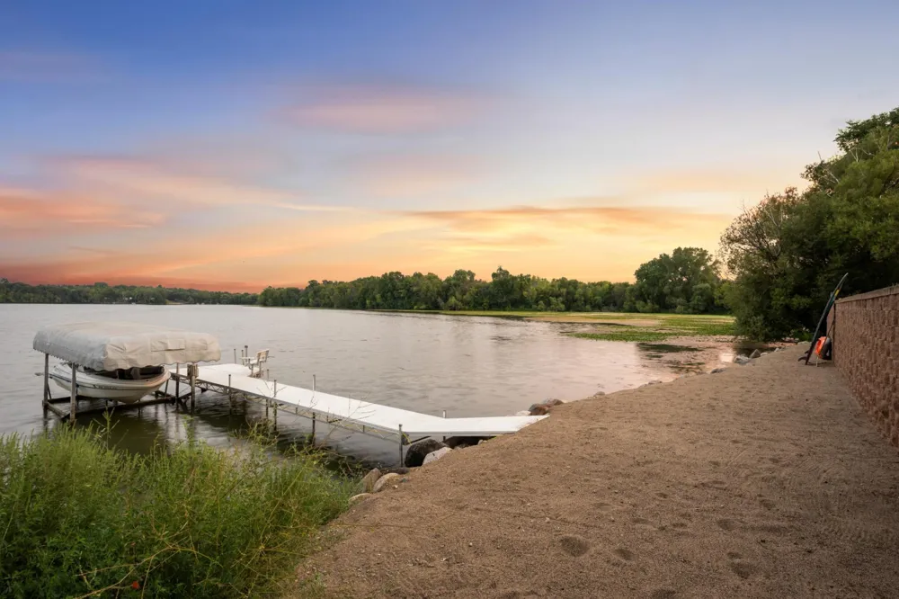 20341 Fairlawn Avenue Prior Lake, MN 55372