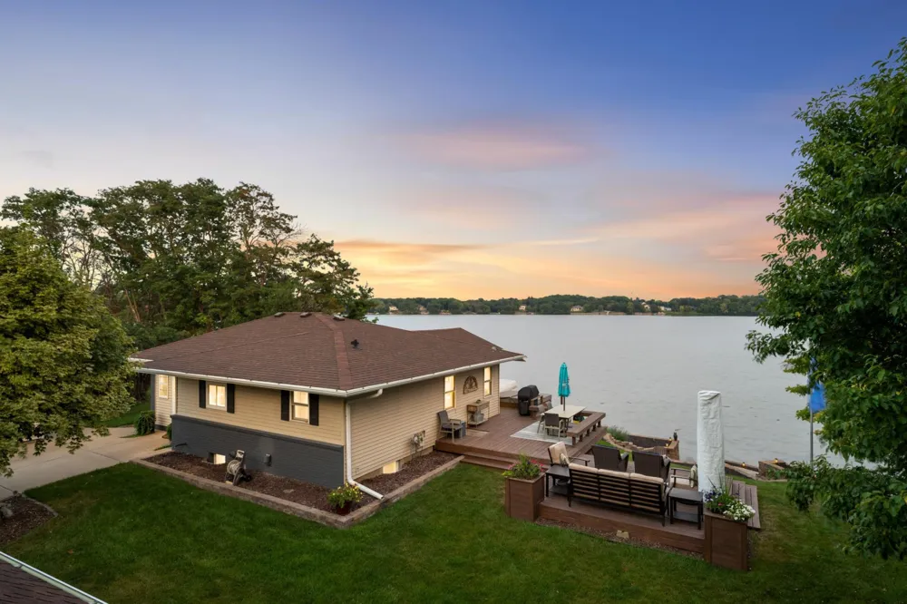 20341 Fairlawn Avenue Prior Lake, MN 55372