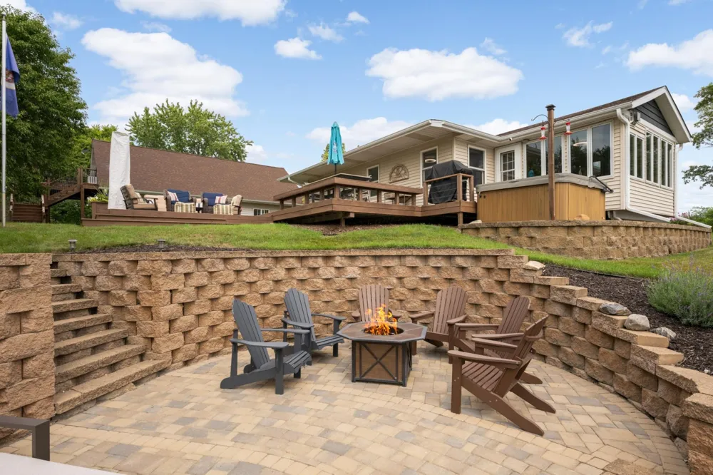 20341 Fairlawn Avenue Prior Lake, MN 55372