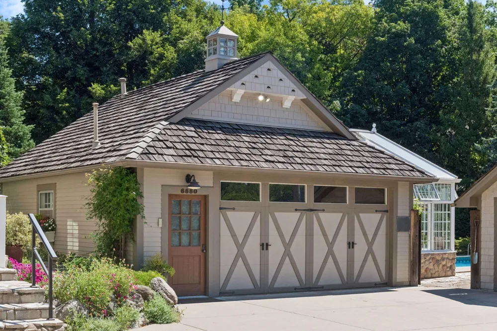 6880 Lotus Trail Chanhassen, MN 55317