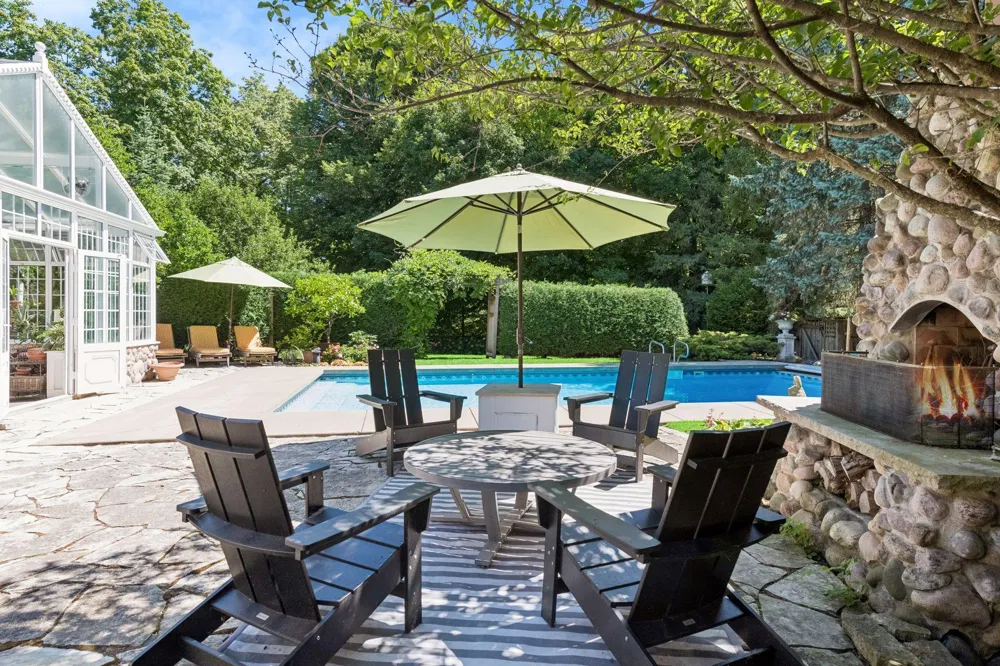 6880 Lotus Trail Chanhassen, MN 55317