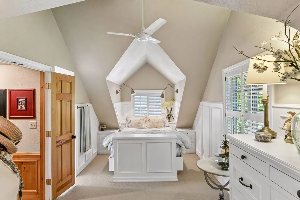 6880 Lotus Trail Chanhassen, MN 55317