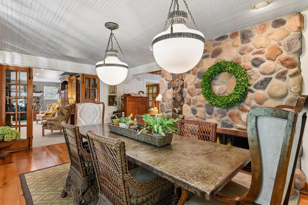 6880 Lotus Trail Chanhassen, MN 55317