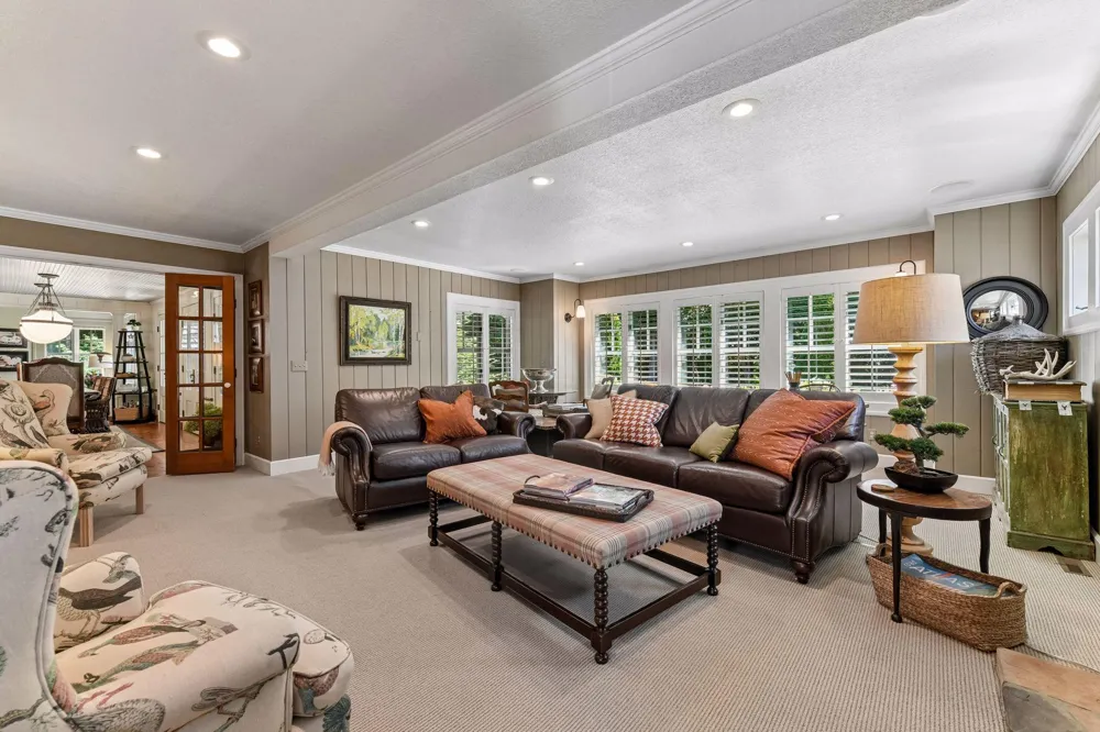 6880 Lotus Trail Chanhassen, MN 55317