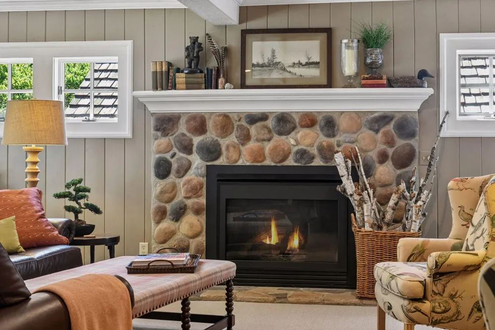 6880 Lotus Trail Chanhassen, MN 55317