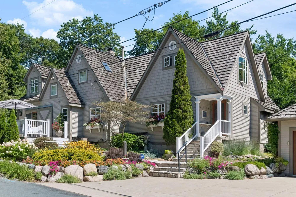 6880 Lotus Trail Chanhassen, MN 55317