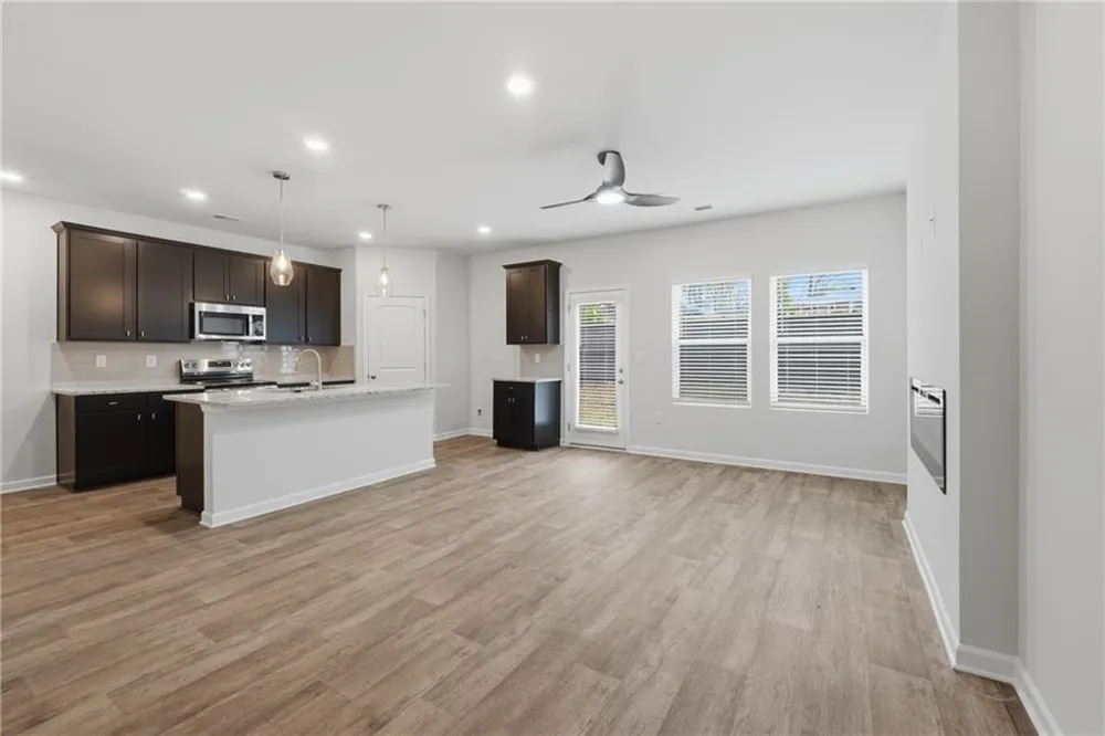 3220 Winding Waters Way Powder Springs, GA 30127