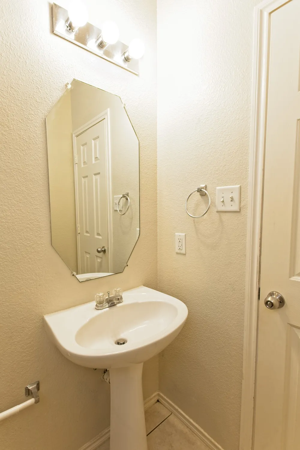 4009 Hidden Meadow Court Princeton, TX 75407