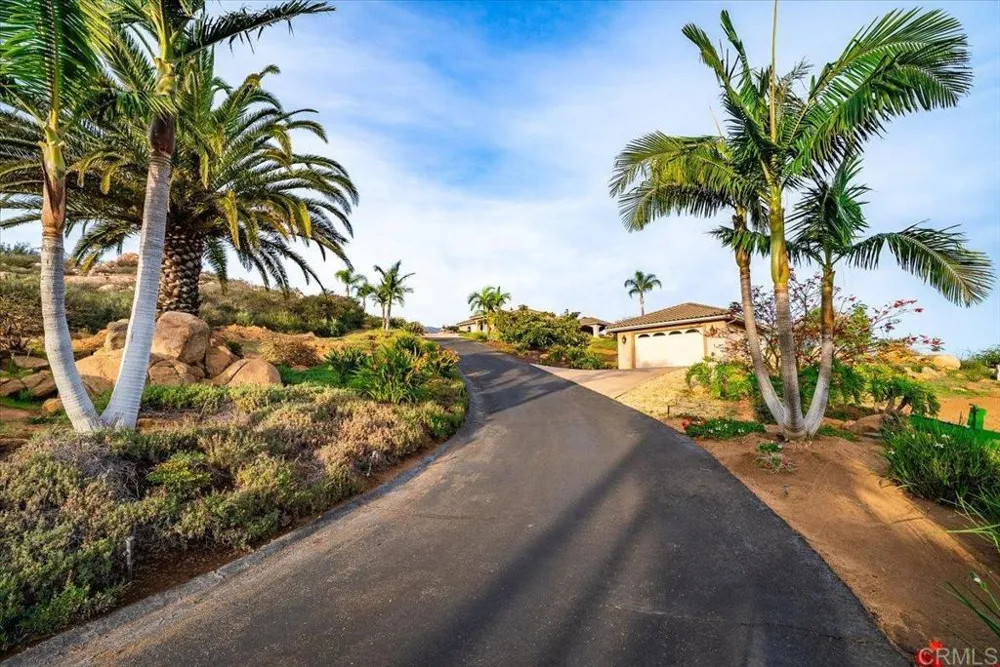 19894 Via Vista Grande Ramona, CA 92065