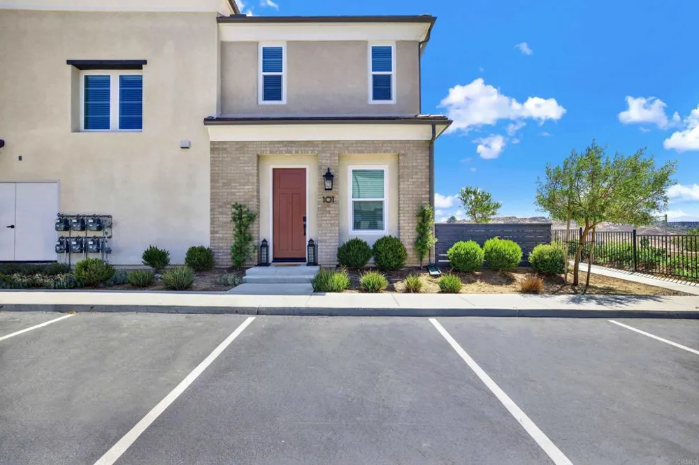 1220 Sunrise View #101 San Marcos, CA 92078