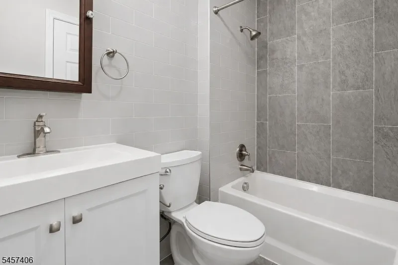74 Boston St Newark City, NJ 07103