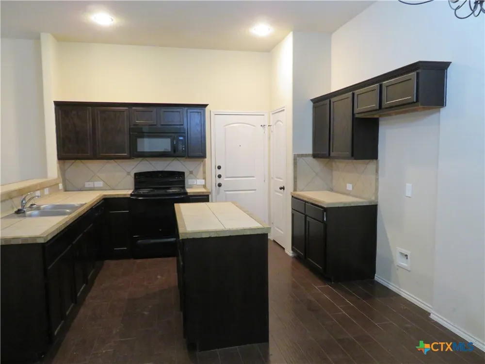 554 Creekside Circle New Braunfels, TX 78130