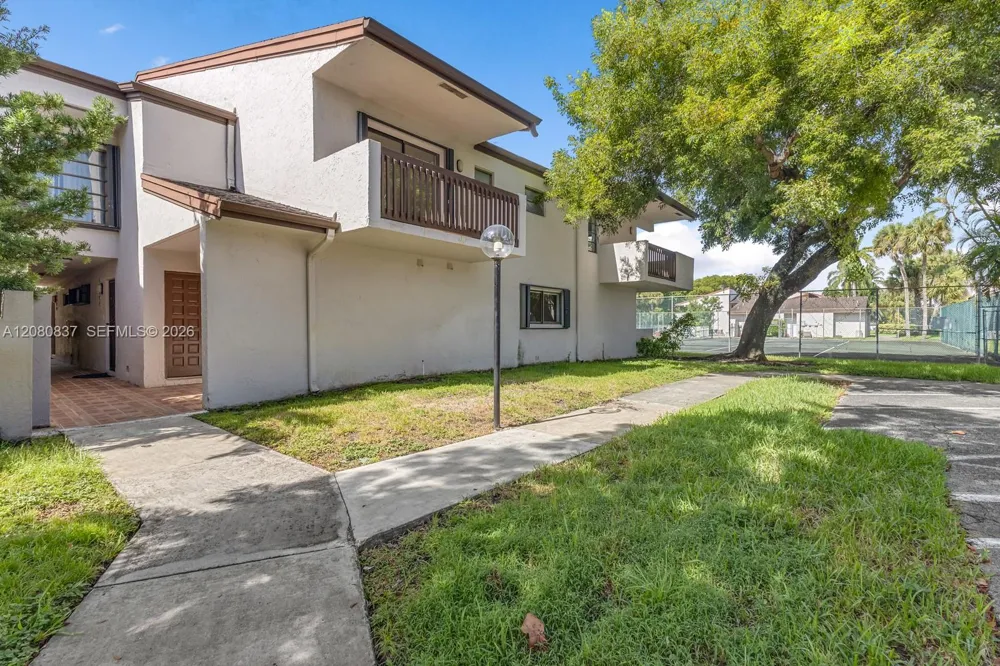 10046 NW 41st St #48-4 Doral, FL 33178