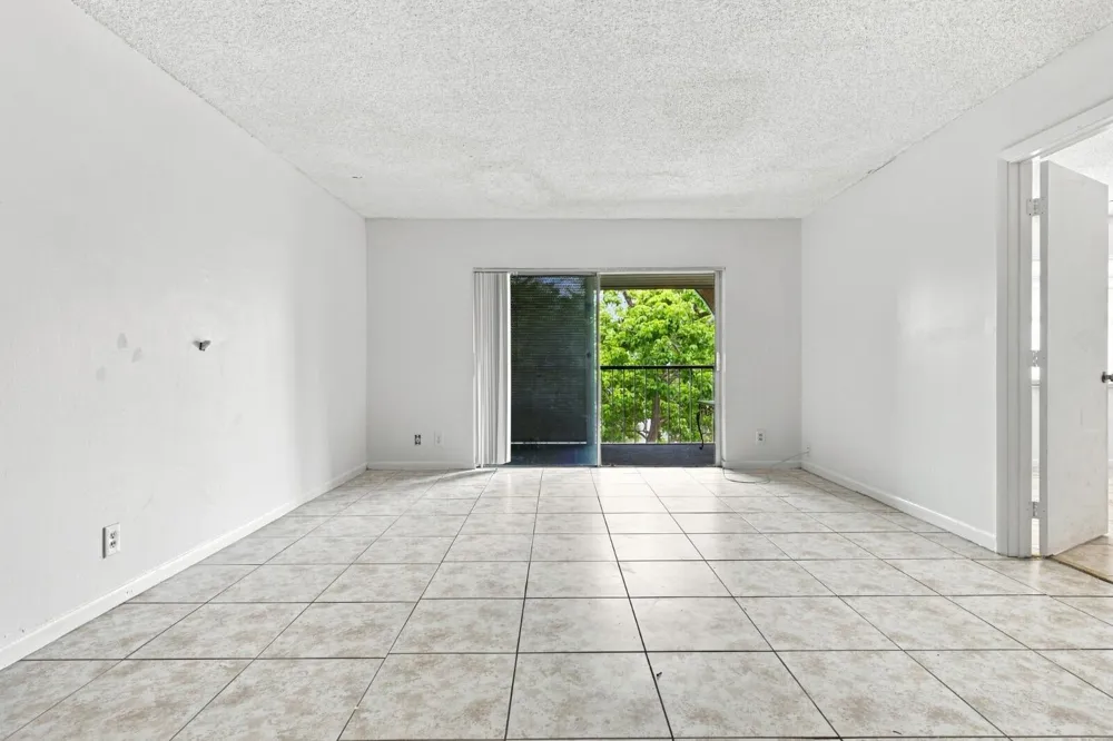 3280 SPANISH MOSS TERRACE #403 Lauderhill, FL 33319
