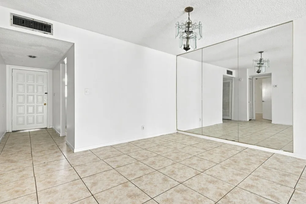 3280 SPANISH MOSS TERRACE #403 Lauderhill, FL 33319