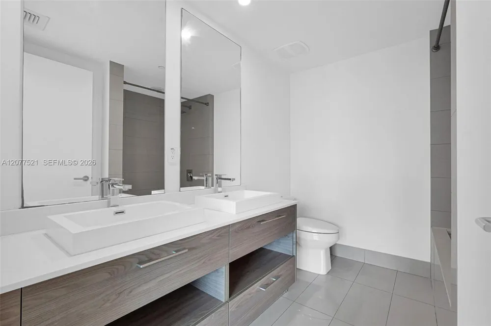 1300 S Miami Ave #2811 Miami, FL 33130