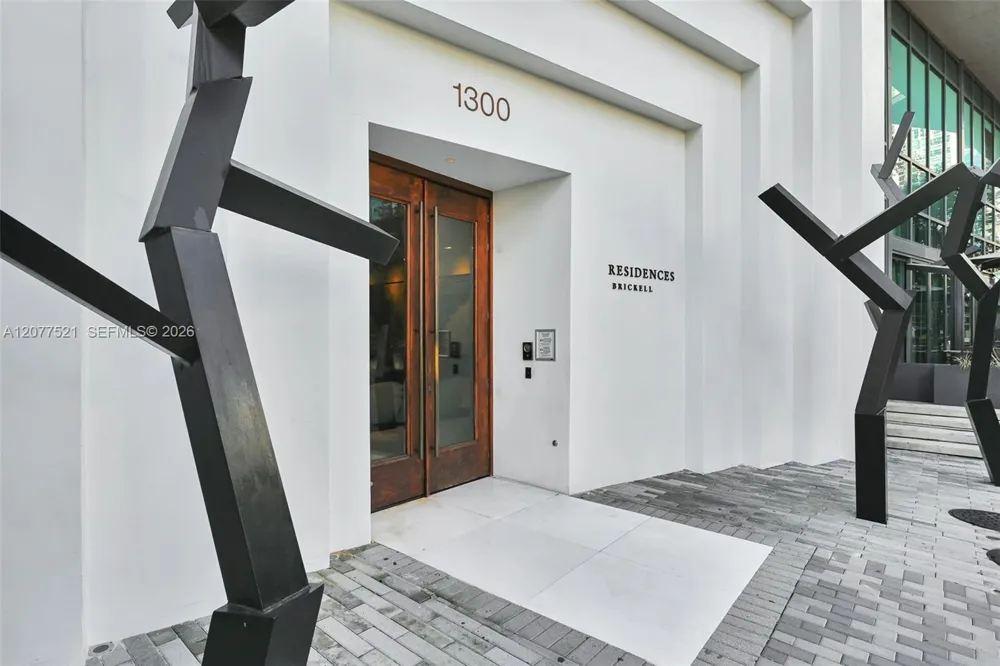1300 S Miami Ave #2811 Miami, FL 33130