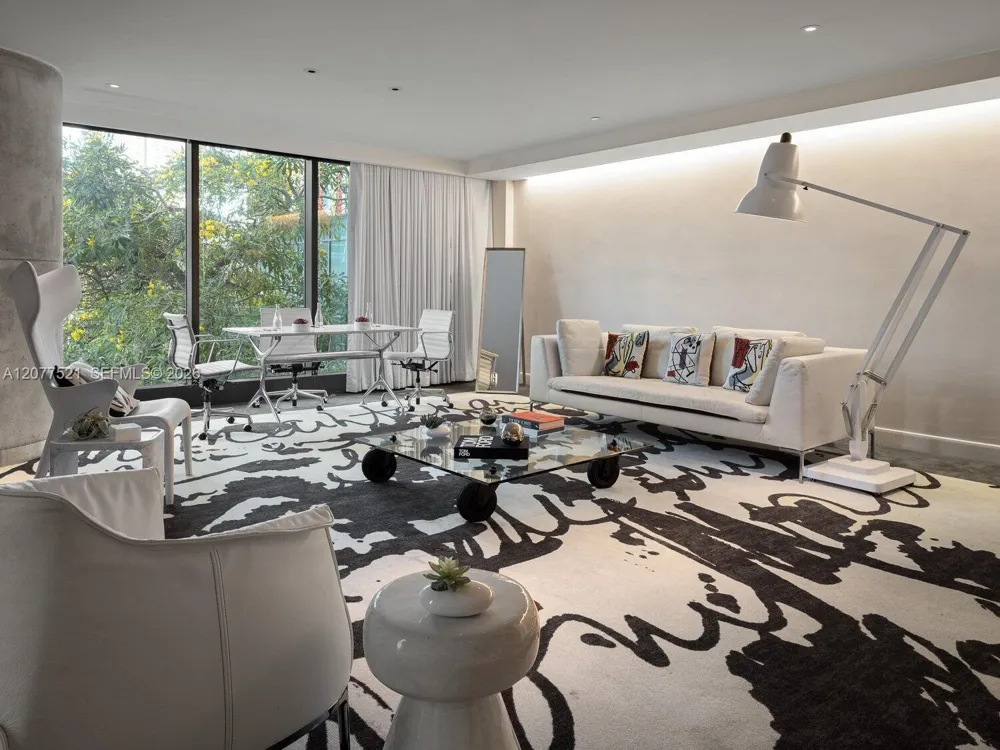 1300 S Miami Ave #2811 Miami, FL 33130