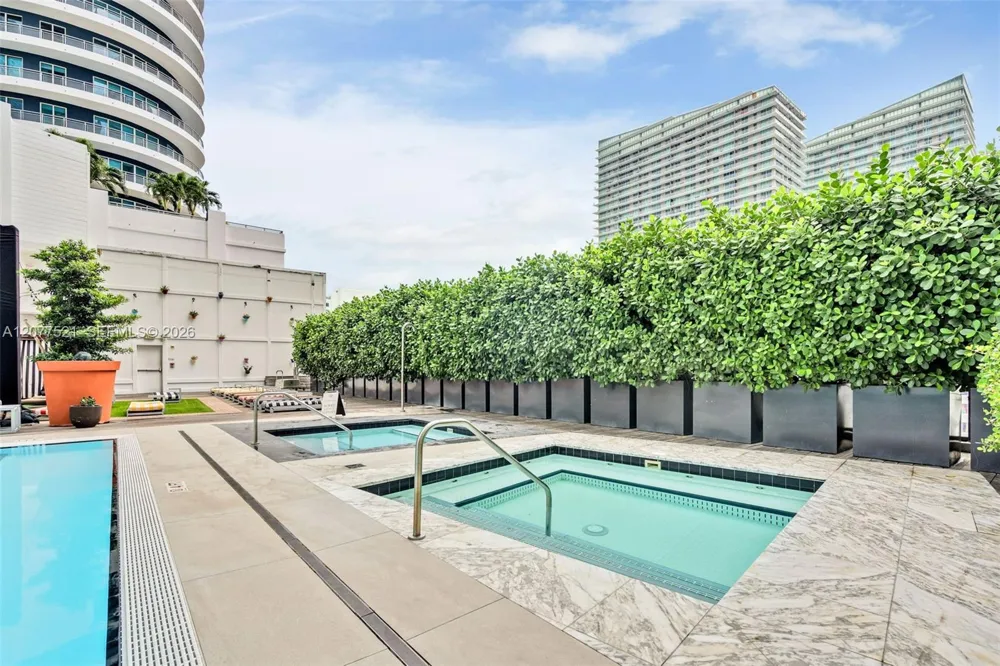 1300 S Miami Ave #2811 Miami, FL 33130