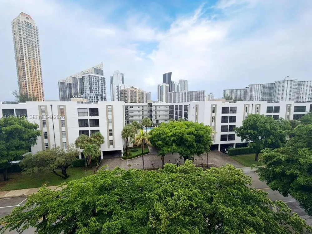 200 178th Dr #606 Sunny Isles Beach, FL 33160
