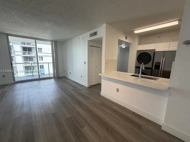5091 NW 7th St #1008 Miami, FL 33126