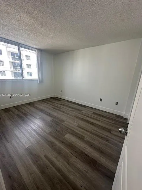 5091 NW 7th St #1008 Miami, FL 33126