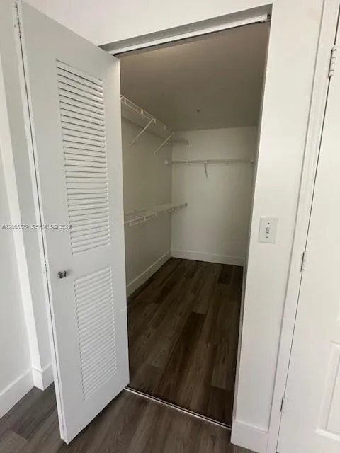 5091 NW 7th St #1008 Miami, FL 33126