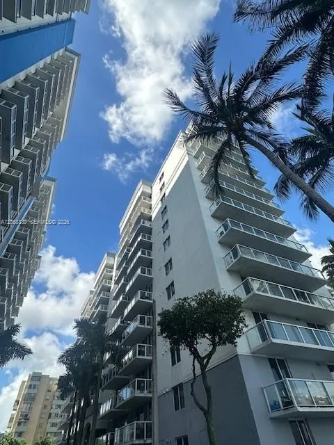 5091 NW 7th St #1008 Miami, FL 33126