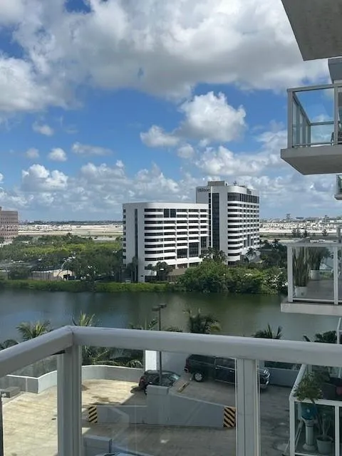 5091 NW 7th St #1008 Miami, FL 33126