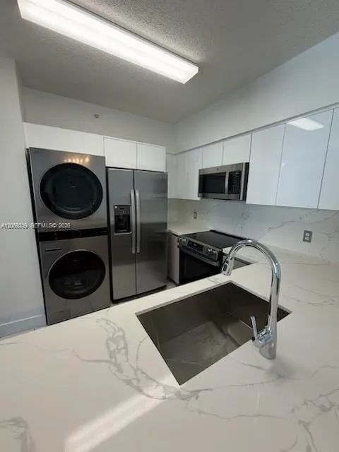 5091 NW 7th St #1008 Miami, FL 33126
