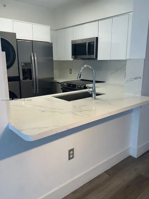 5091 NW 7th St #1008 Miami, FL 33126