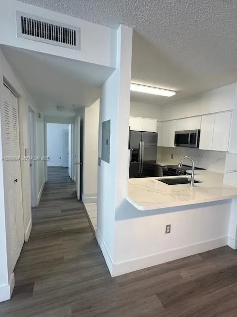 5091 NW 7th St #1008 Miami, FL 33126