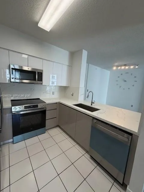5091 NW 7th St #1008 Miami, FL 33126