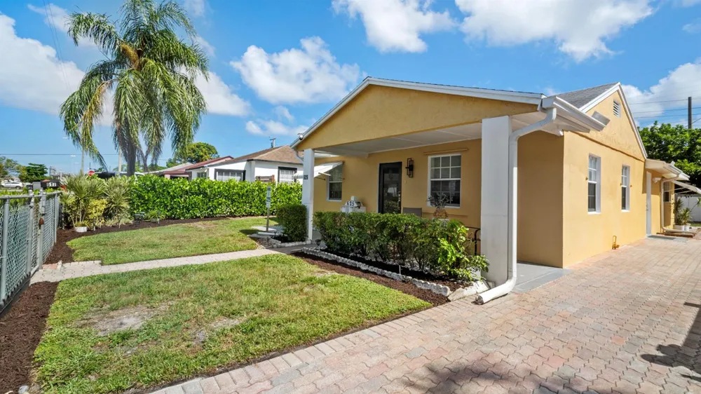 625 W 2ND STREET Riviera Beach, FL 33404