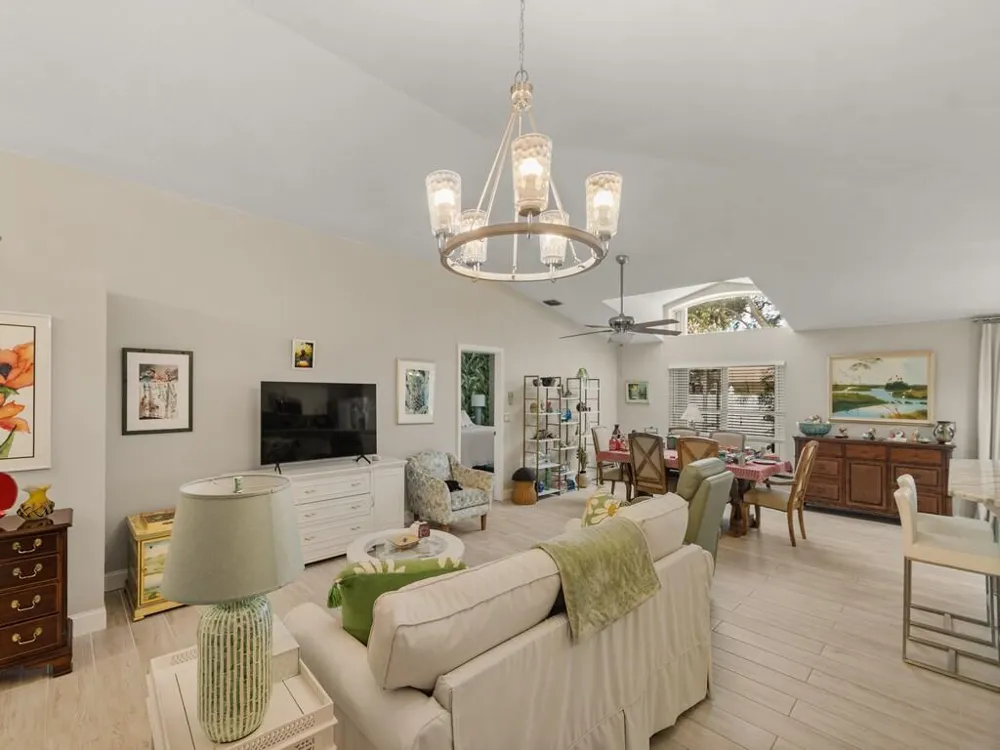 1007 E 13TH SQUARE Vero Beach, FL 32960