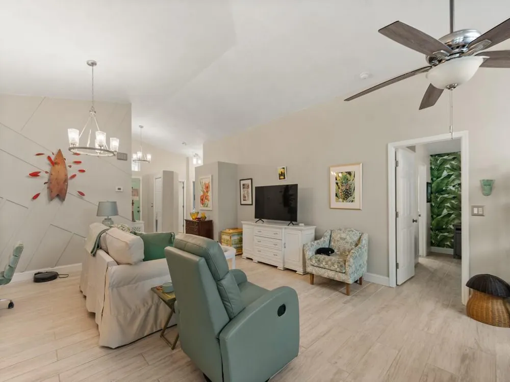 1007 E 13TH SQUARE Vero Beach, FL 32960